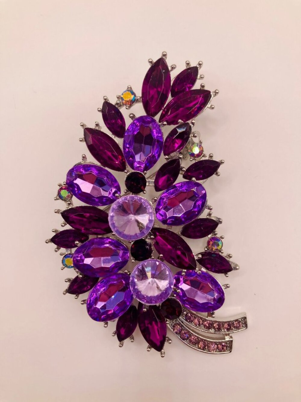 Large Rhinestone Floral Brooch Purple Magenta Silver-Tone -109B